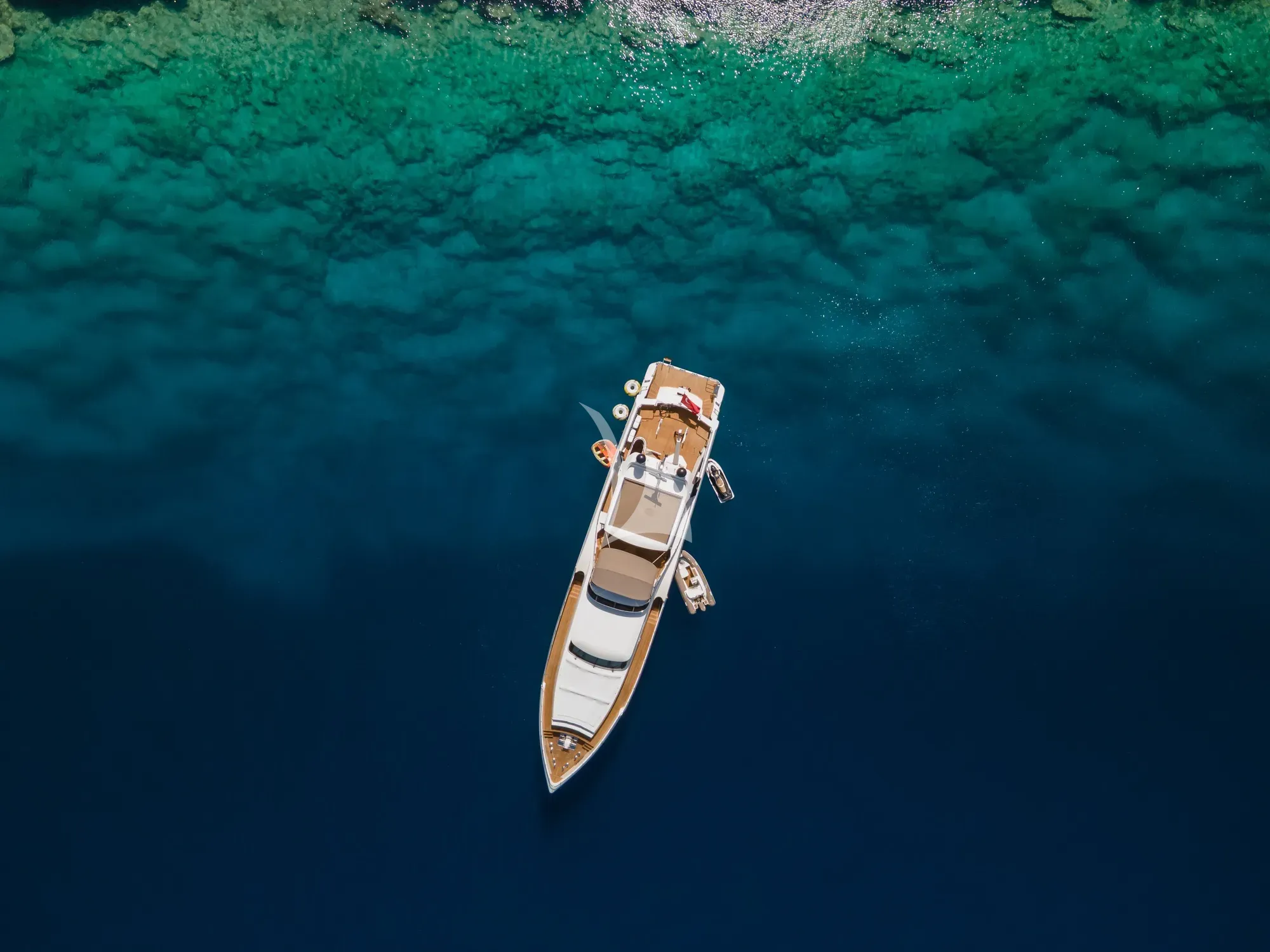 Luxury Crewed Motor Yacht ARCHSEA photo 3