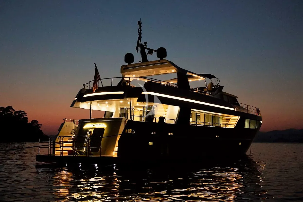 Luxury Crewed Motor Yacht ARCHSEA photo 4