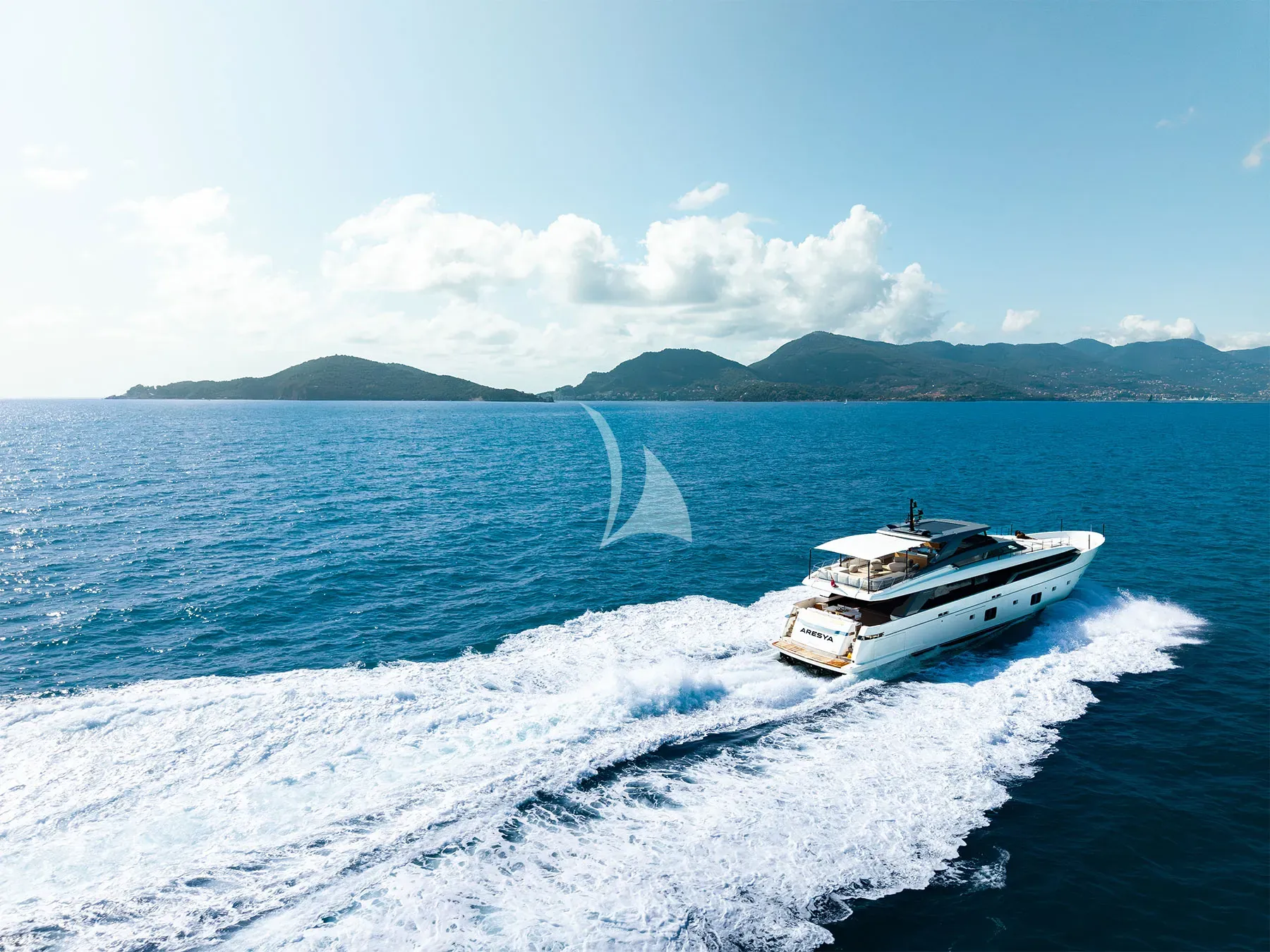 Luxury Crewed Motor Yacht ARESYA photo 4