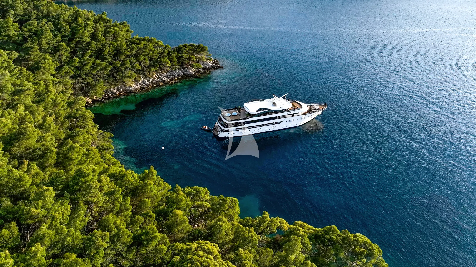 Luxury Crewed Motor Yacht ARETHA photo 6