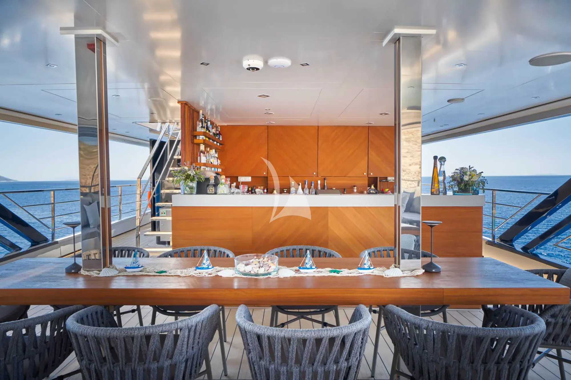 Luxury Crewed Motor Yacht ARGO photo 8