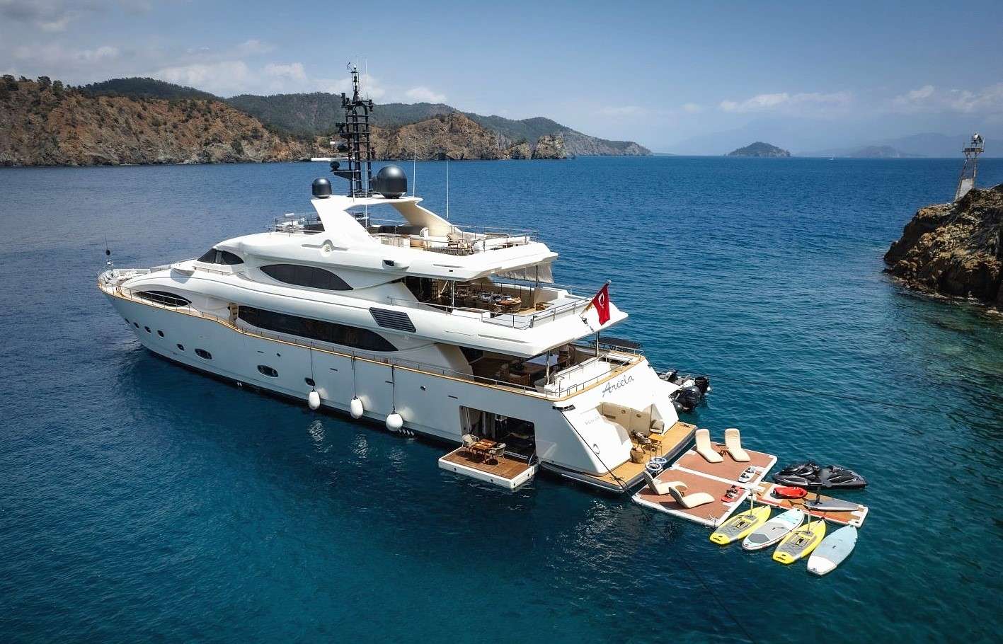 Crewed Motor Yacht ARIELA photo 4