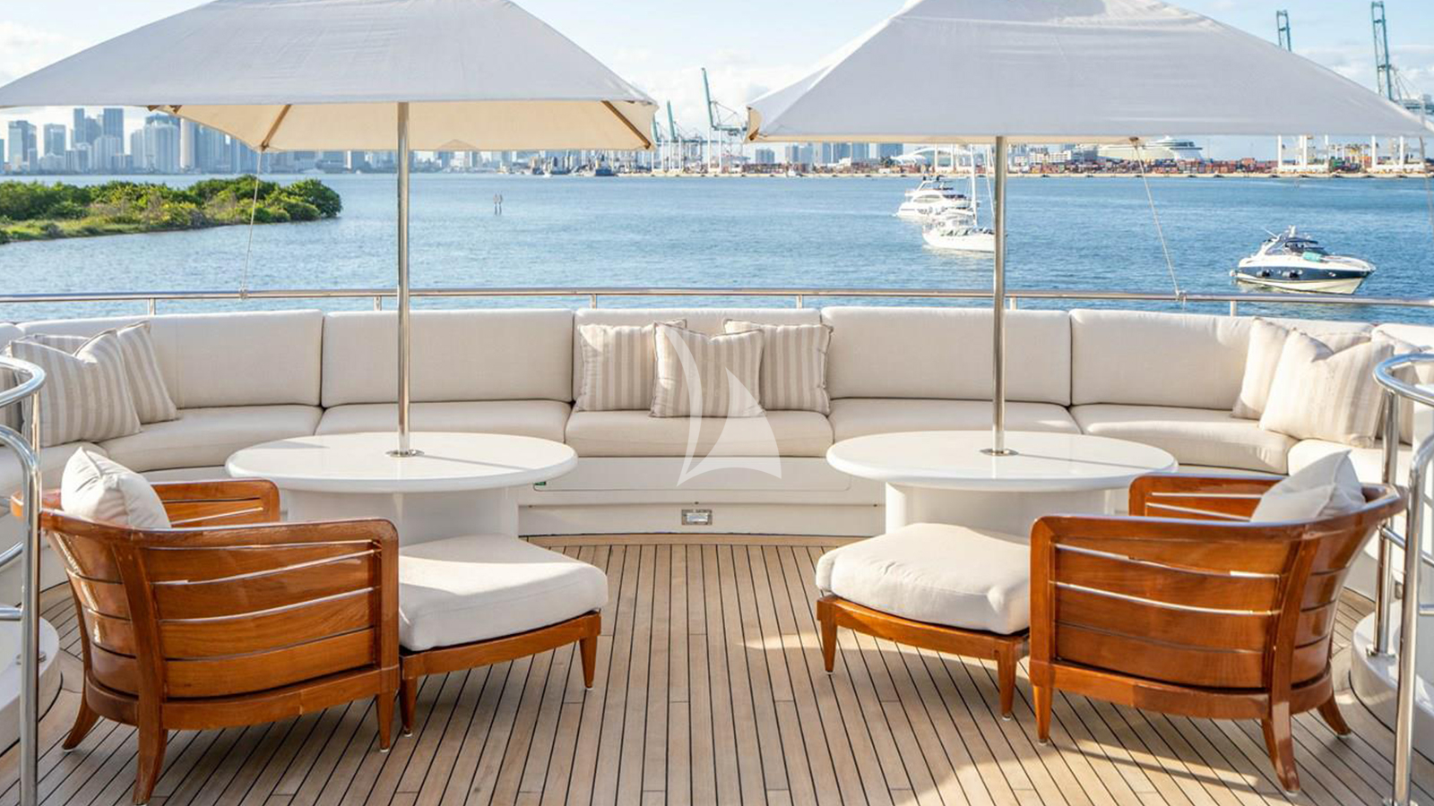 Crewed Motor Yacht ARTEMISEA photo 8