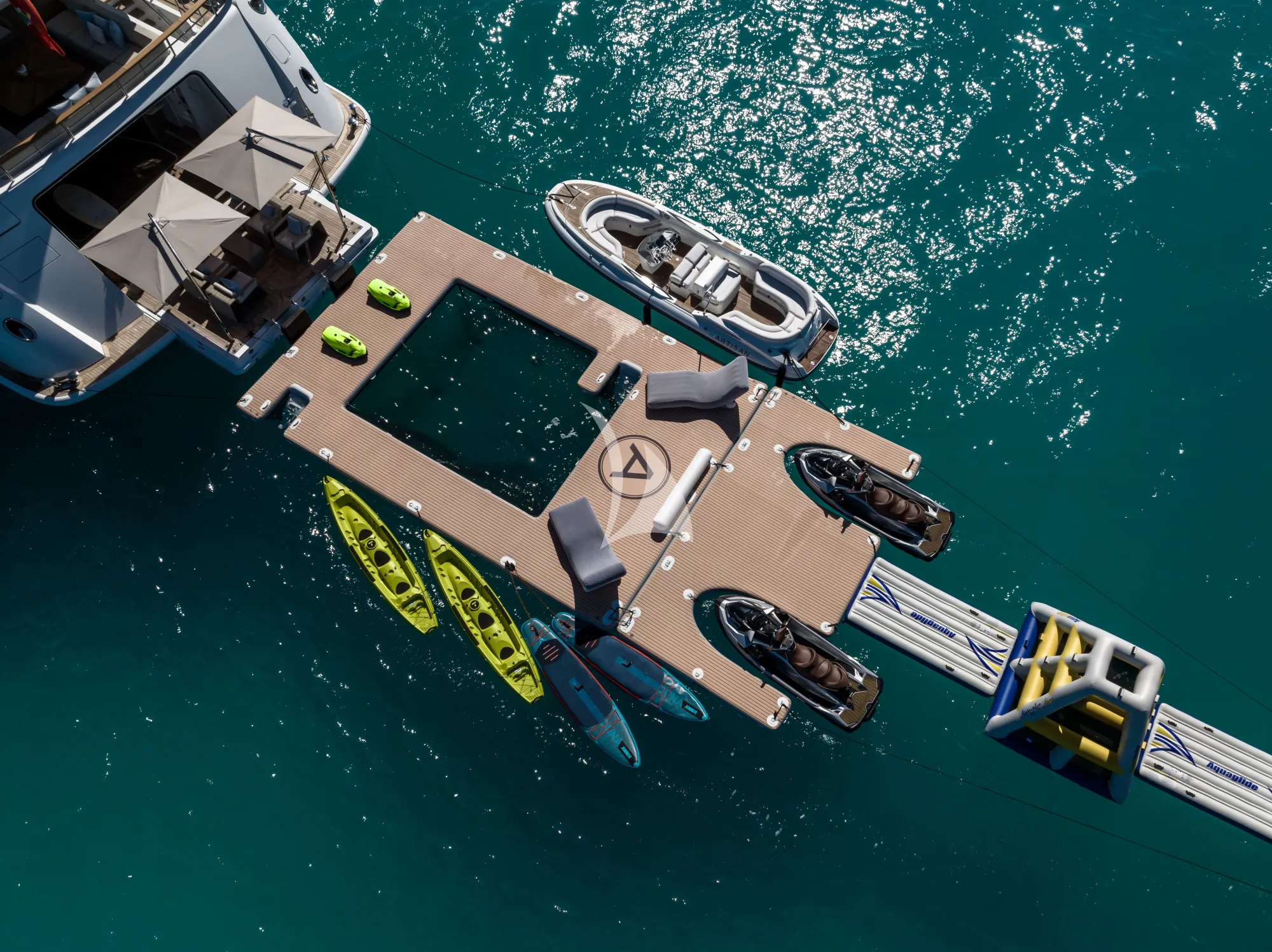 Luxury Crewed Motor Yacht ARTISAN photo 6