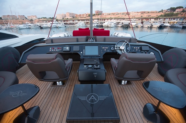 Luxury Crewed Motor Yacht ASCARI 1 photo 4