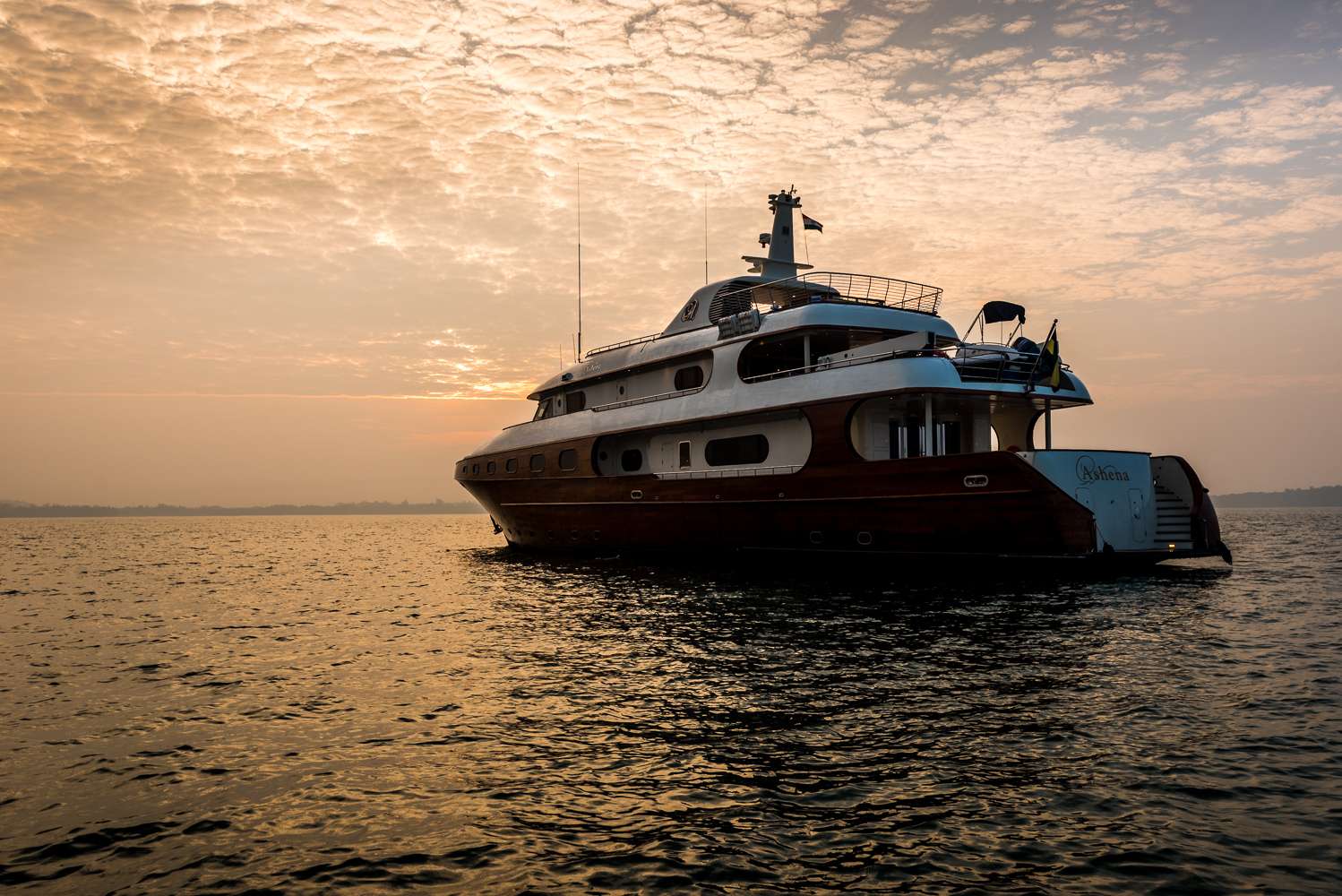 Luxury Crewed Motor Yacht ASHENA