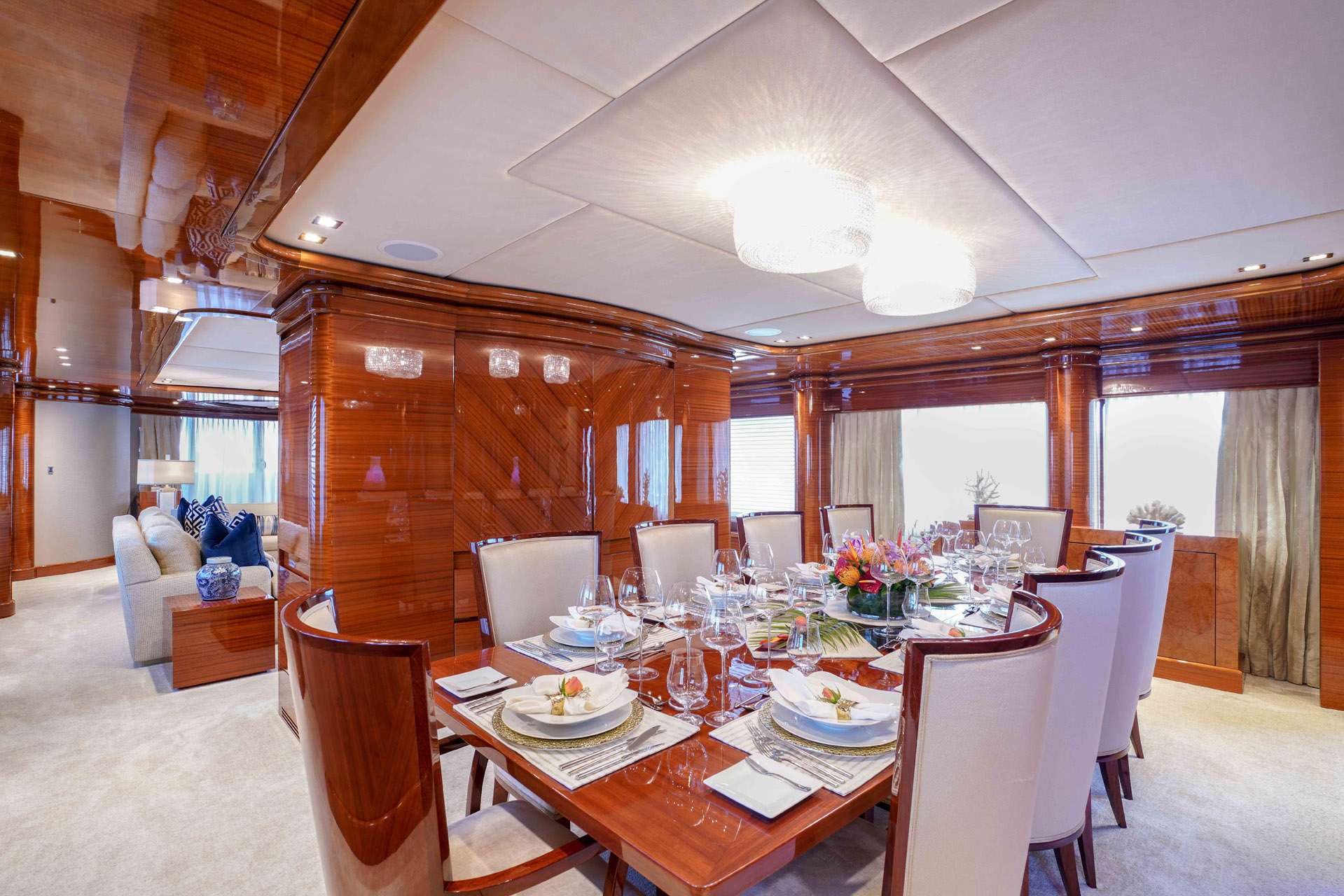 Luxury Crewed Motor Yacht ASPEN ALTERNATIVE photo 4