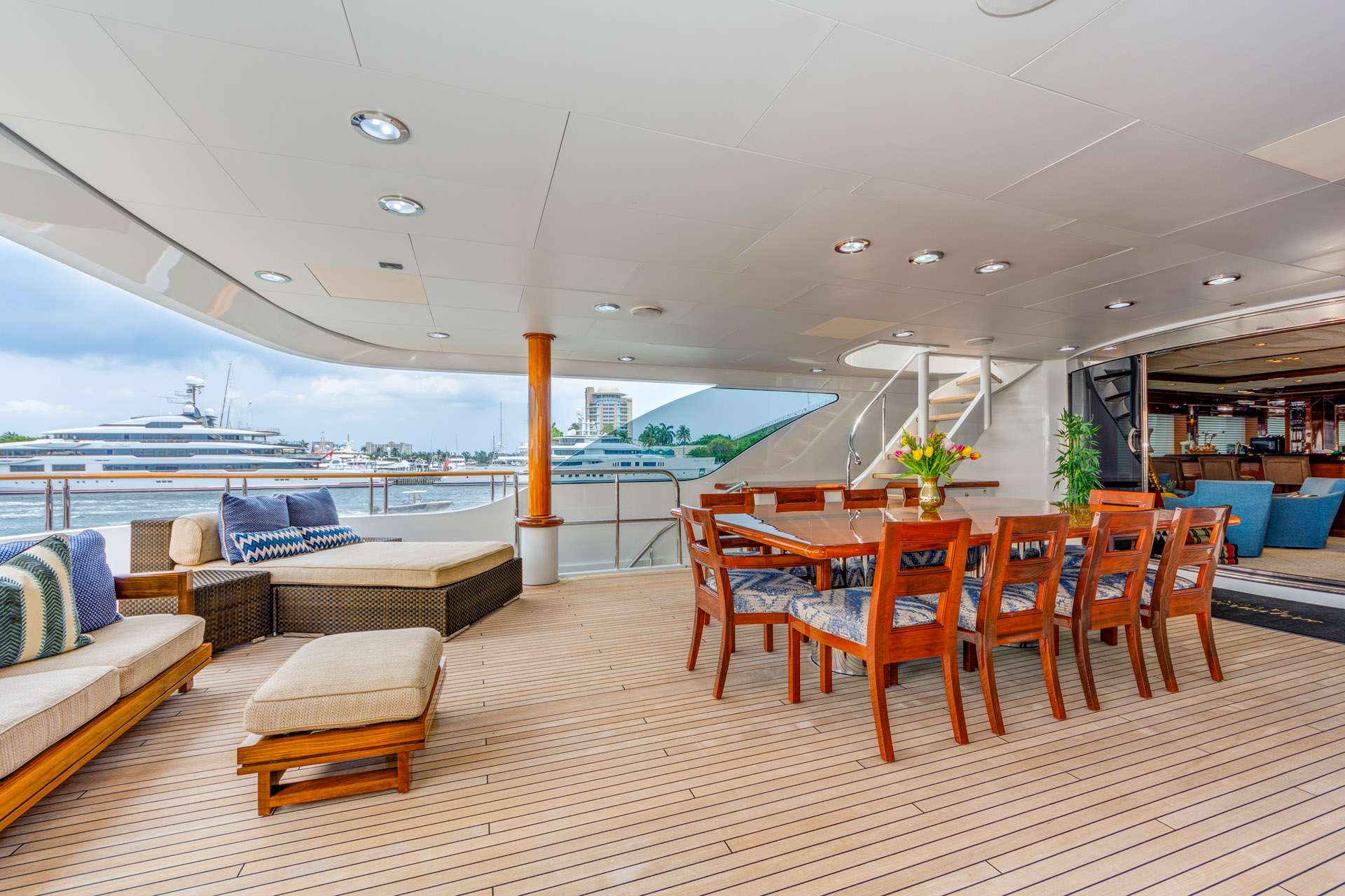 Luxury Crewed Motor Yacht ASPEN ALTERNATIVE photo 5