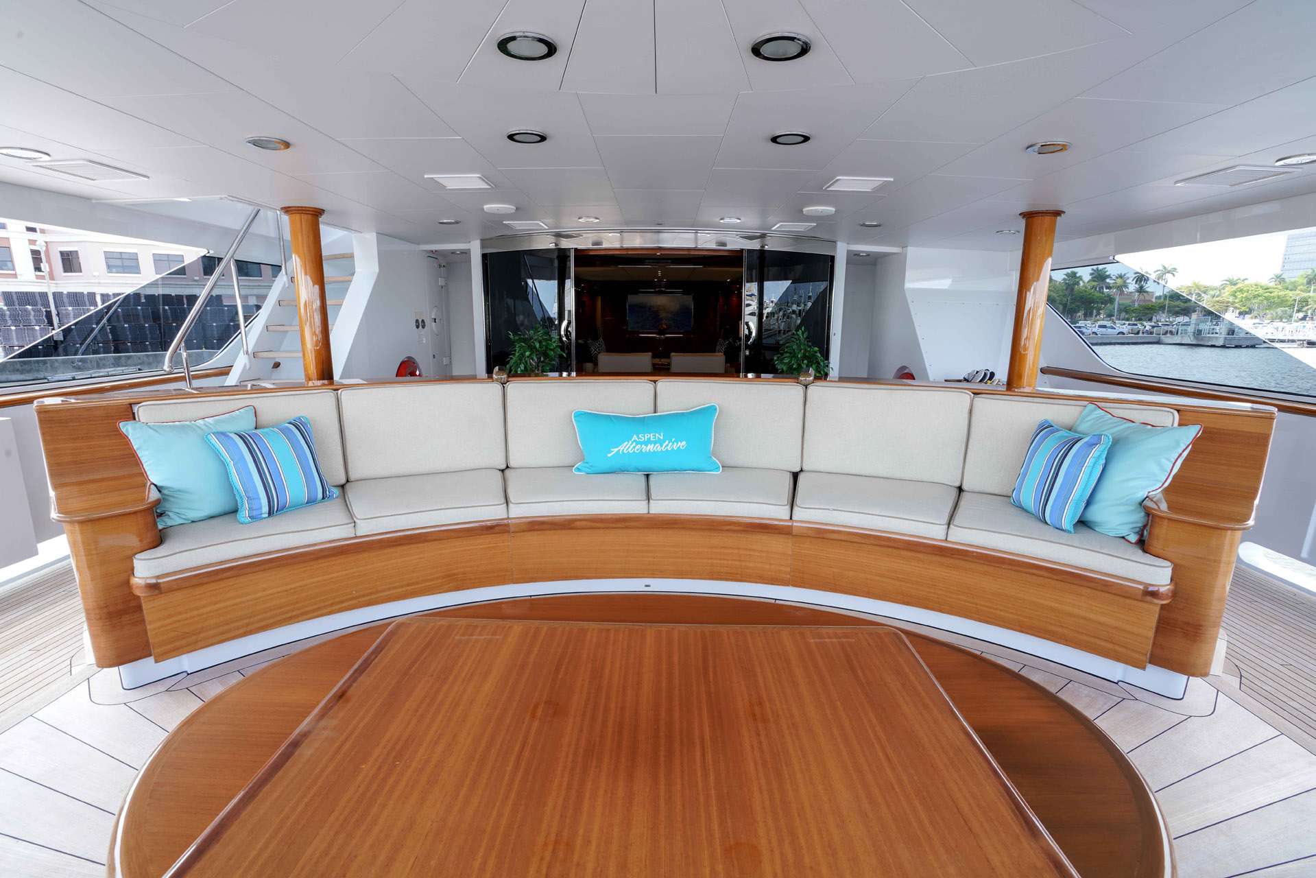 Luxury Crewed Motor Yacht ASPEN ALTERNATIVE photo 7