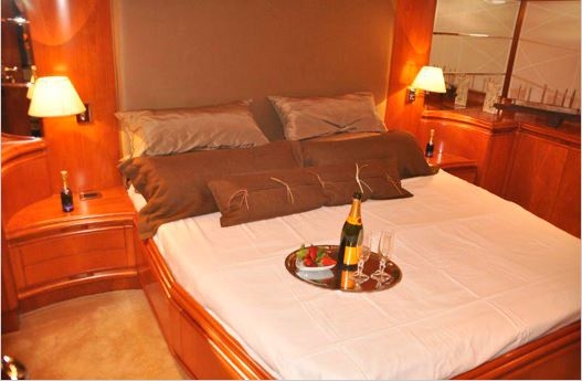 Crewed Motor Yacht Astondoa 72 photo 7