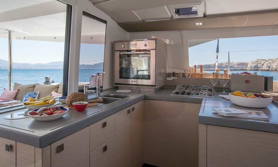 Bareboat Catamaran Fountaine Pajot Astrea 42 photo 7