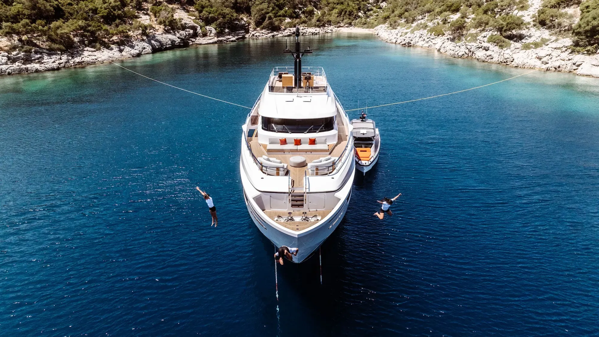 Luxury Crewed Motor Yacht AT ONE photo 5