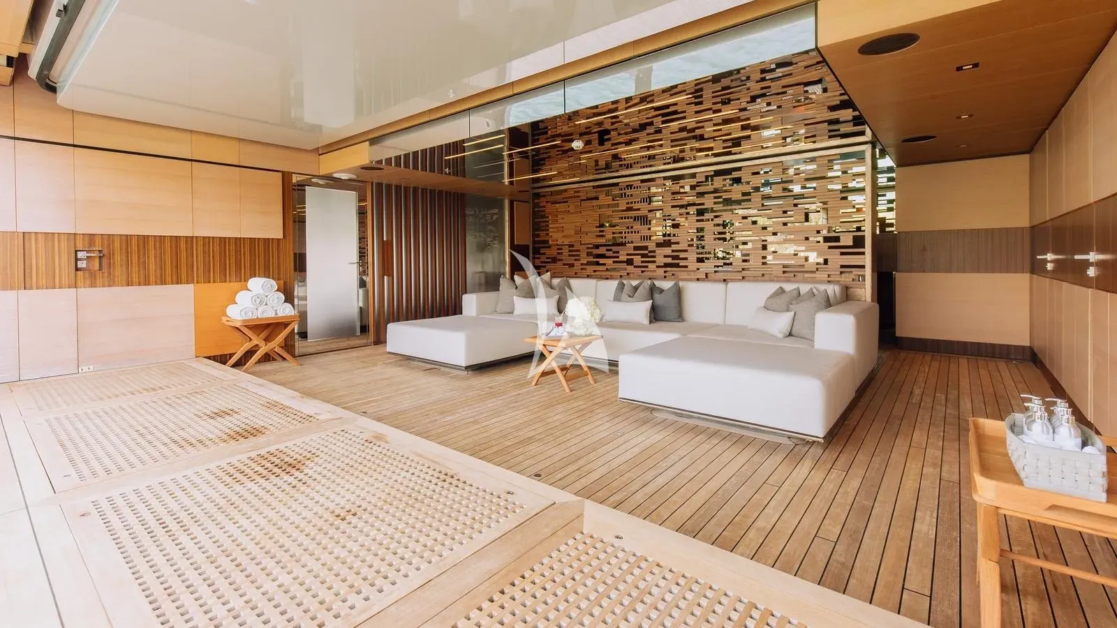 Luxury Crewed Motor Yacht ATLAS photo 7