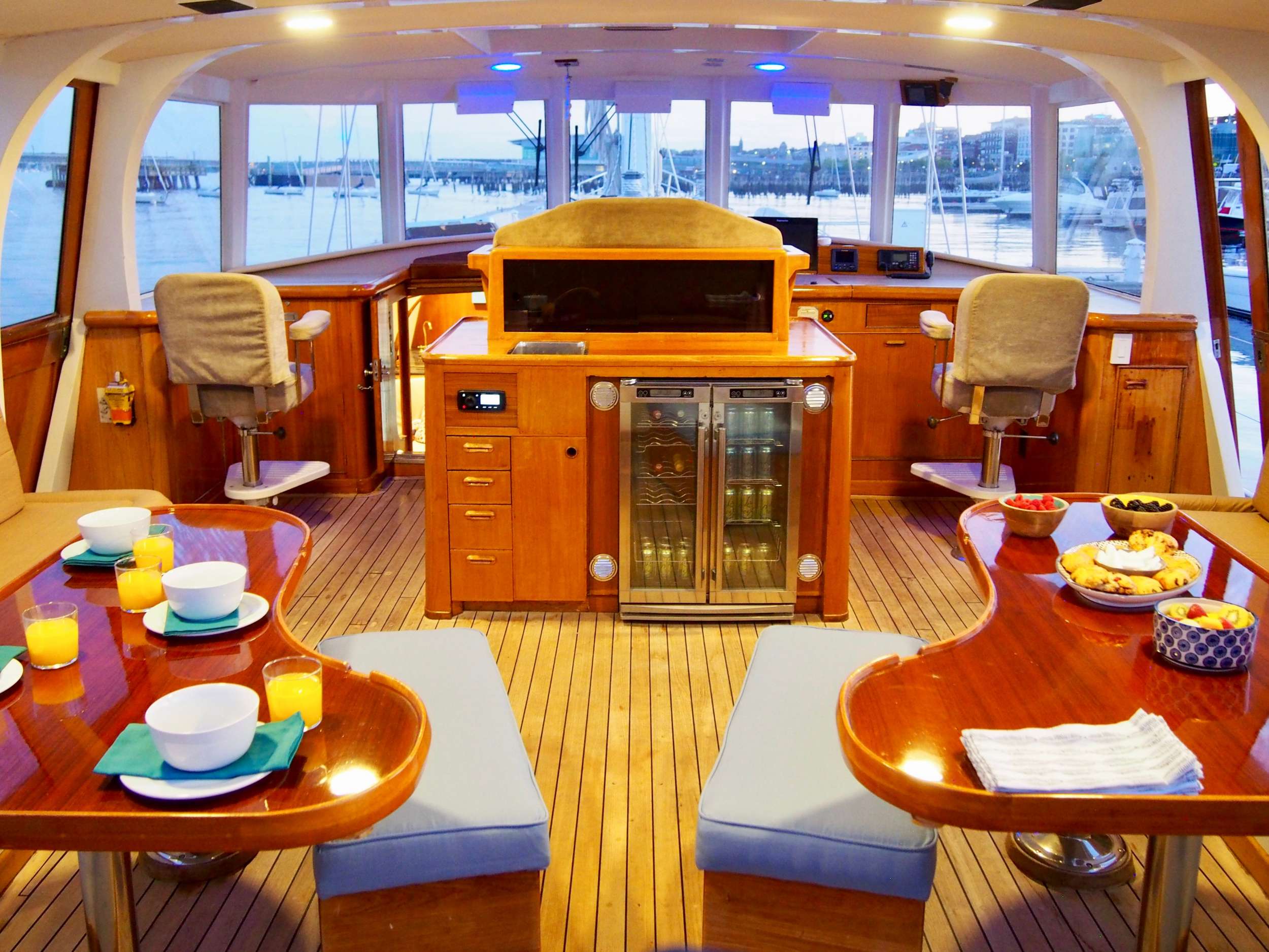 Crewed Sailing Yacht AUGUST MAVERICK photo 8