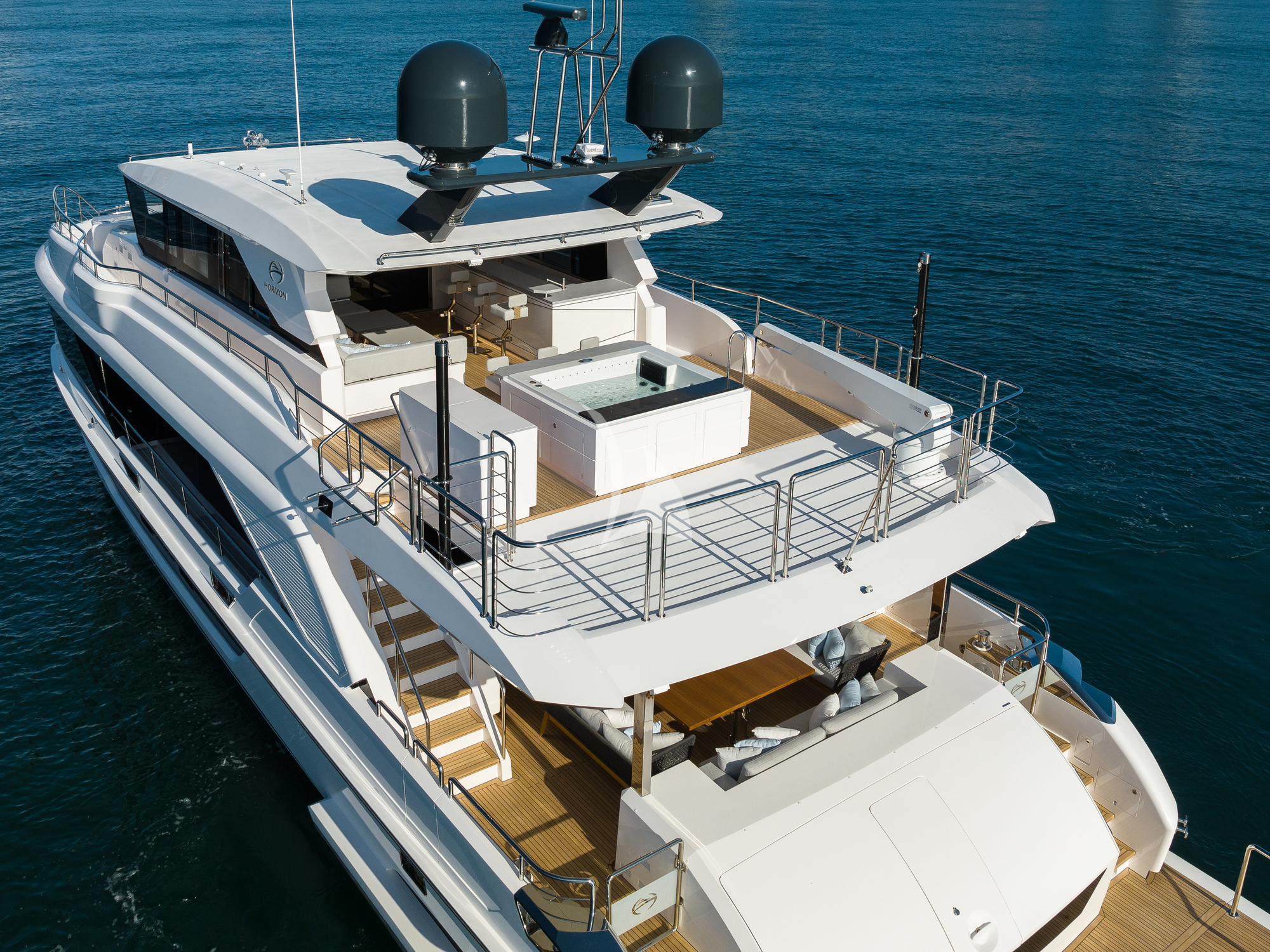 Luxury Crewed Motor Yacht AURA photo 6