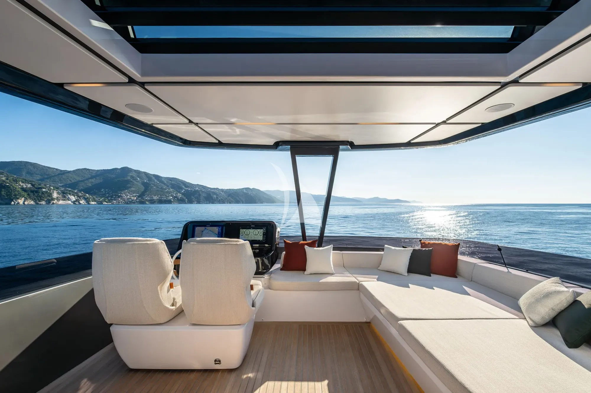 Luxury Crewed Motor Yacht AURORE photo 7
