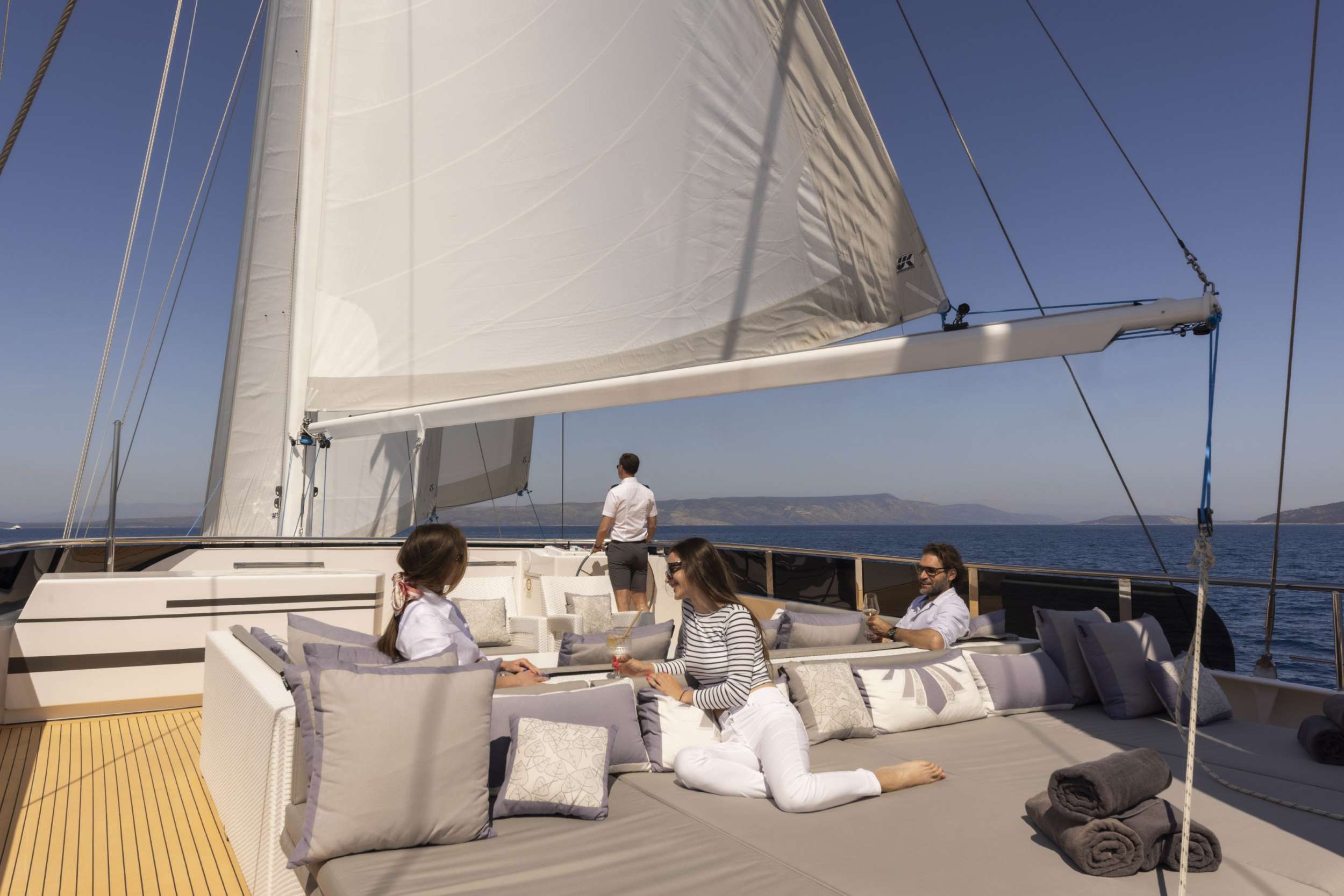 Luxury Crewed Sailing Yacht AURUM SKY photo 7