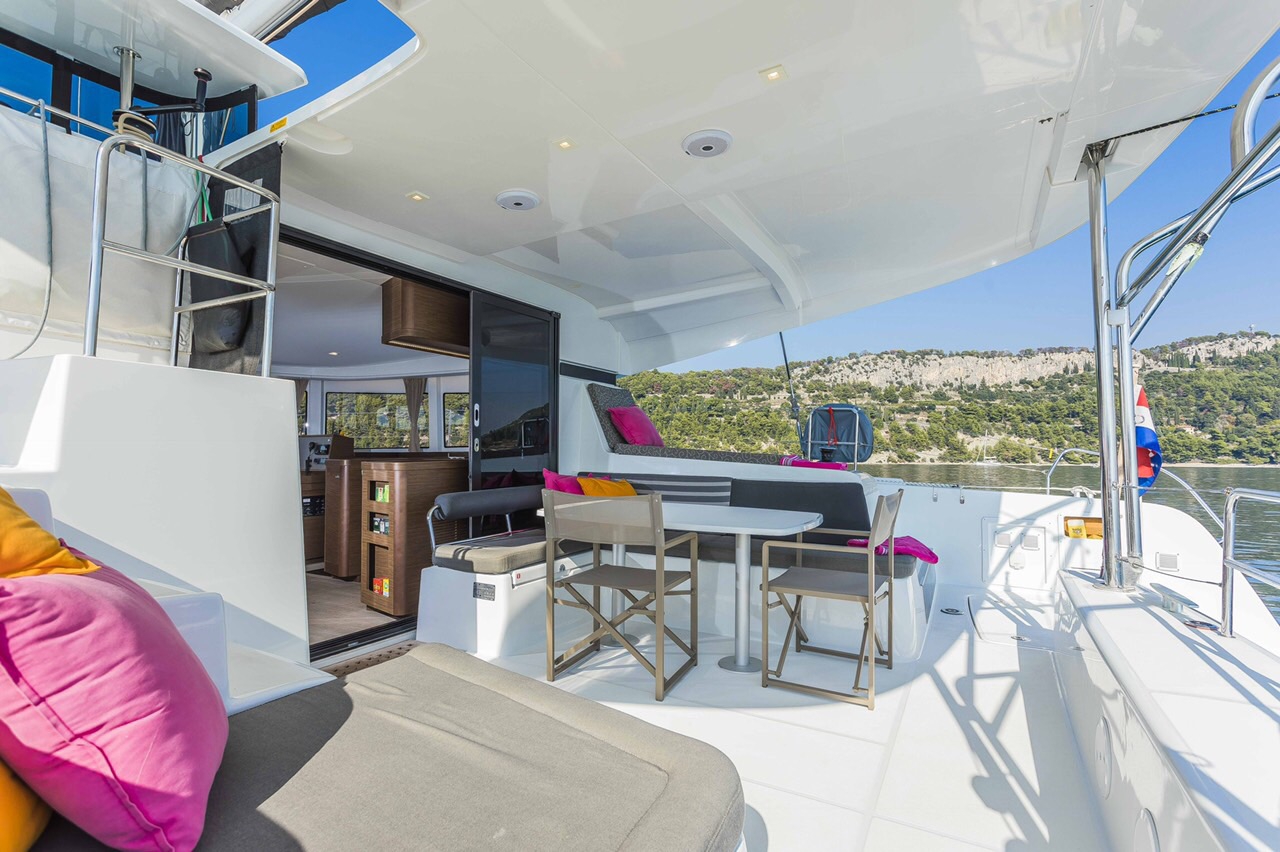 Luxury Crewed Catamaran AVOCADO photo 4