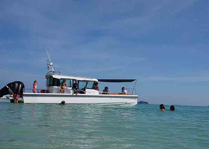 Crewed Motor Yacht Axopar 28 photo 4