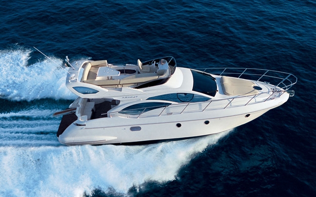 Crewed Motor Yacht Azimut 43