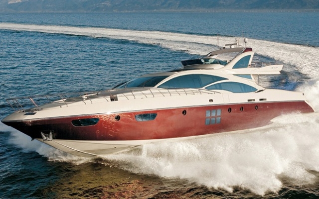 Crewed Motor Yacht Azimut 43S photo 4