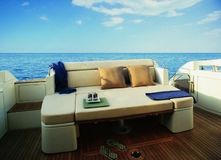 Crewed Motor Yacht Azimut 43S photo 6