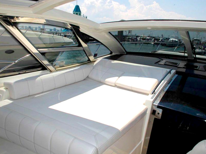 Crewed Motor Yacht Azimut 54 photo 4