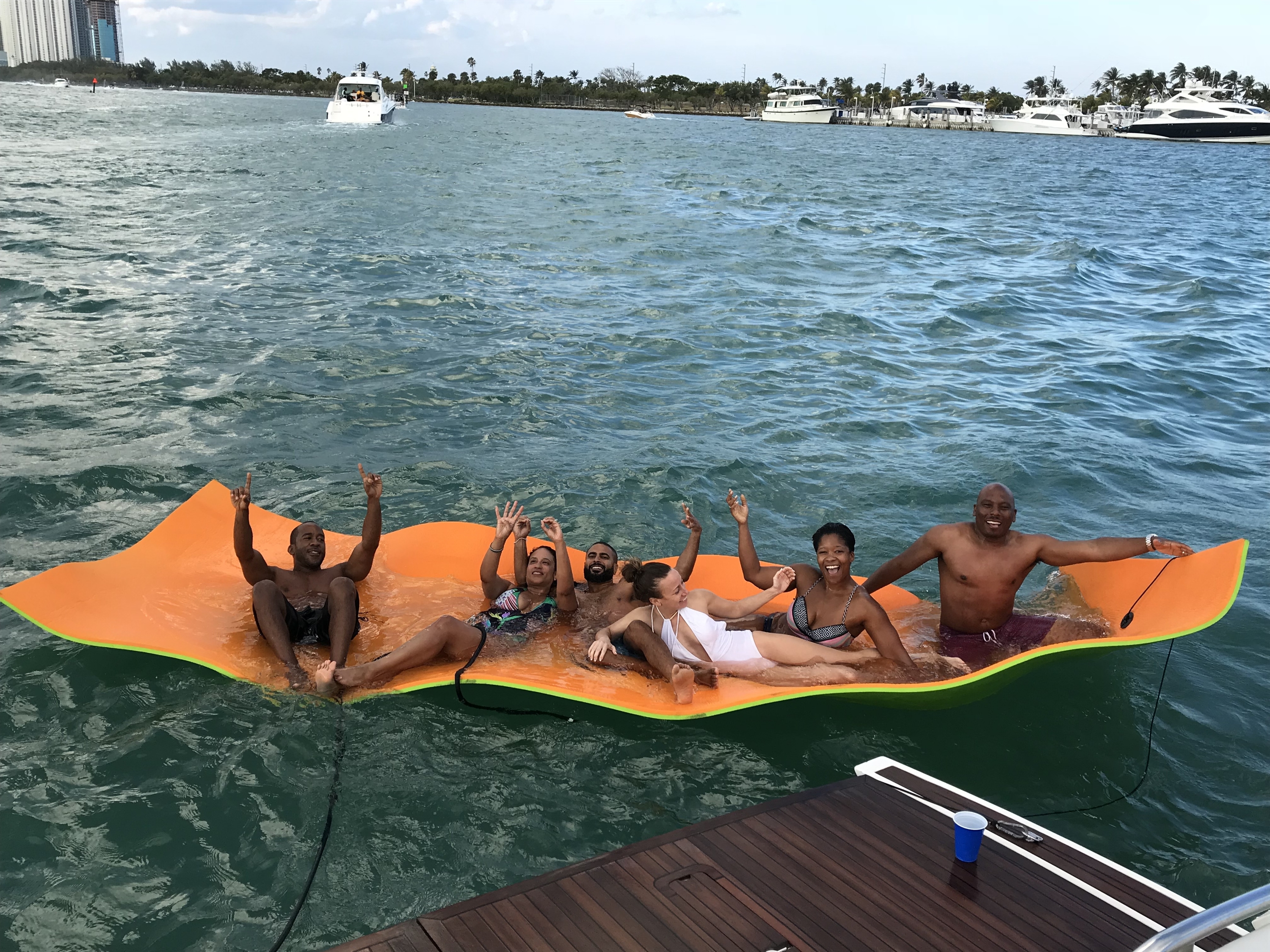 Crewed Motor Yacht Azimut 54 photo 5