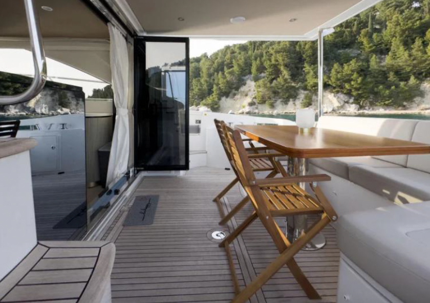 Crewed Motor Yacht Azimut 55 Fly photo 4