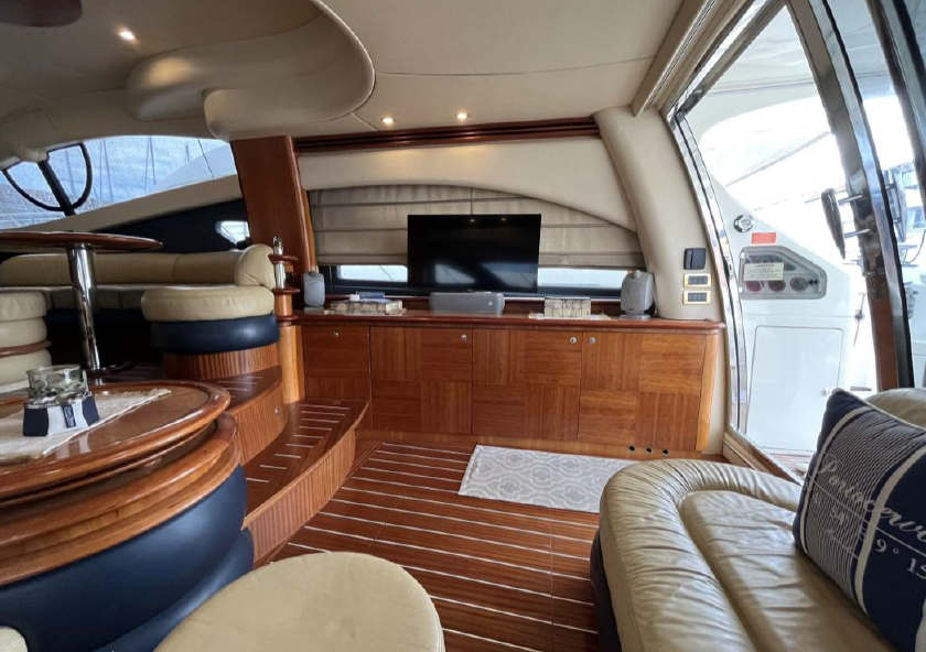 Crewed Motor Yacht Azimut 55 Fly photo 7