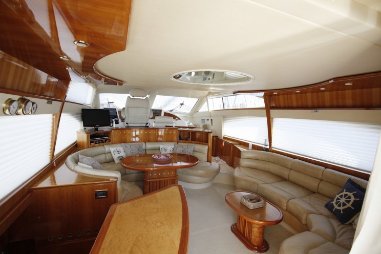 Crewed Motor Yacht Azimut 58 photo 5