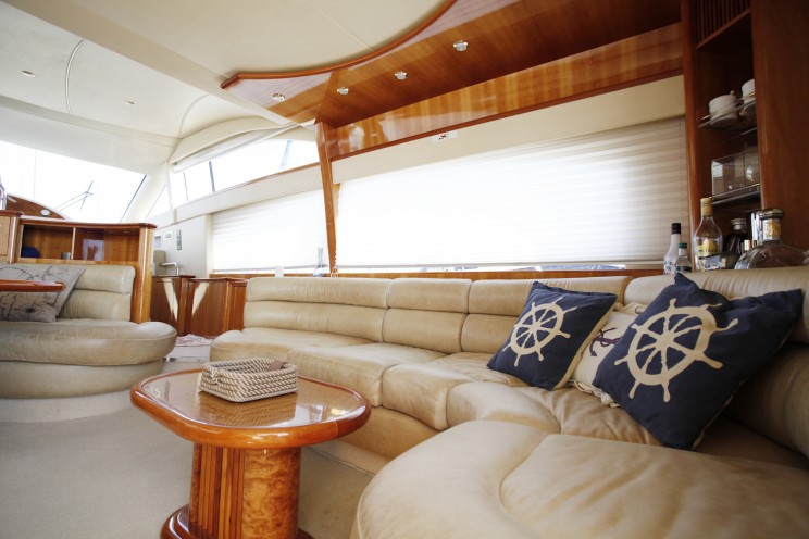 Crewed Motor Yacht Azimut 58 photo 6