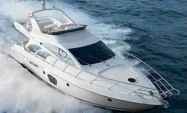 Crewed Motor Yacht Azimut 58
