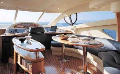 Crewed Motor Yacht Azimut 58 photo 3