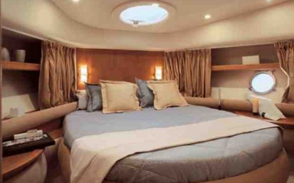 Crewed Motor Yacht Azimut 58 photo 5