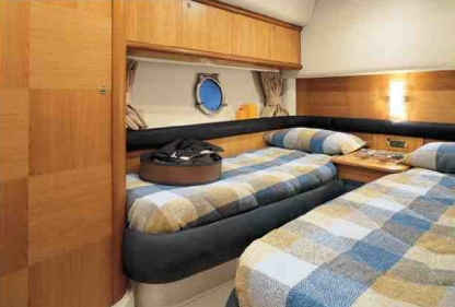 Crewed Motor Yacht Azimut 58 photo 8