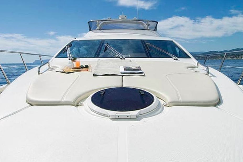 Crewed Motor Yacht Azimut 58 photo 4