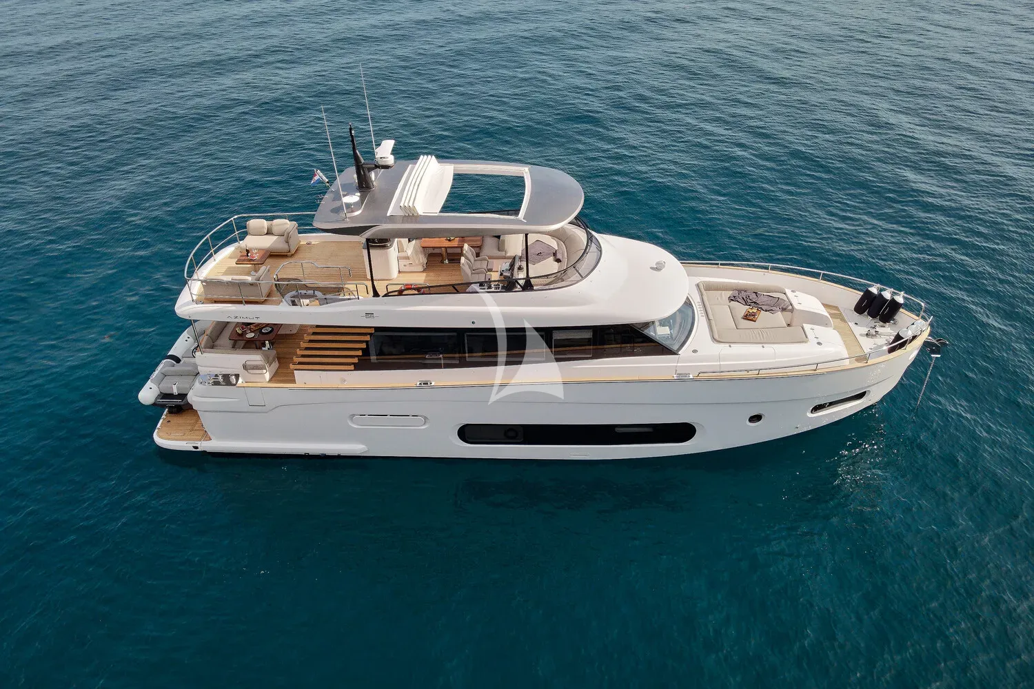 Crewed Motor Yacht AMPARITO V photo 6