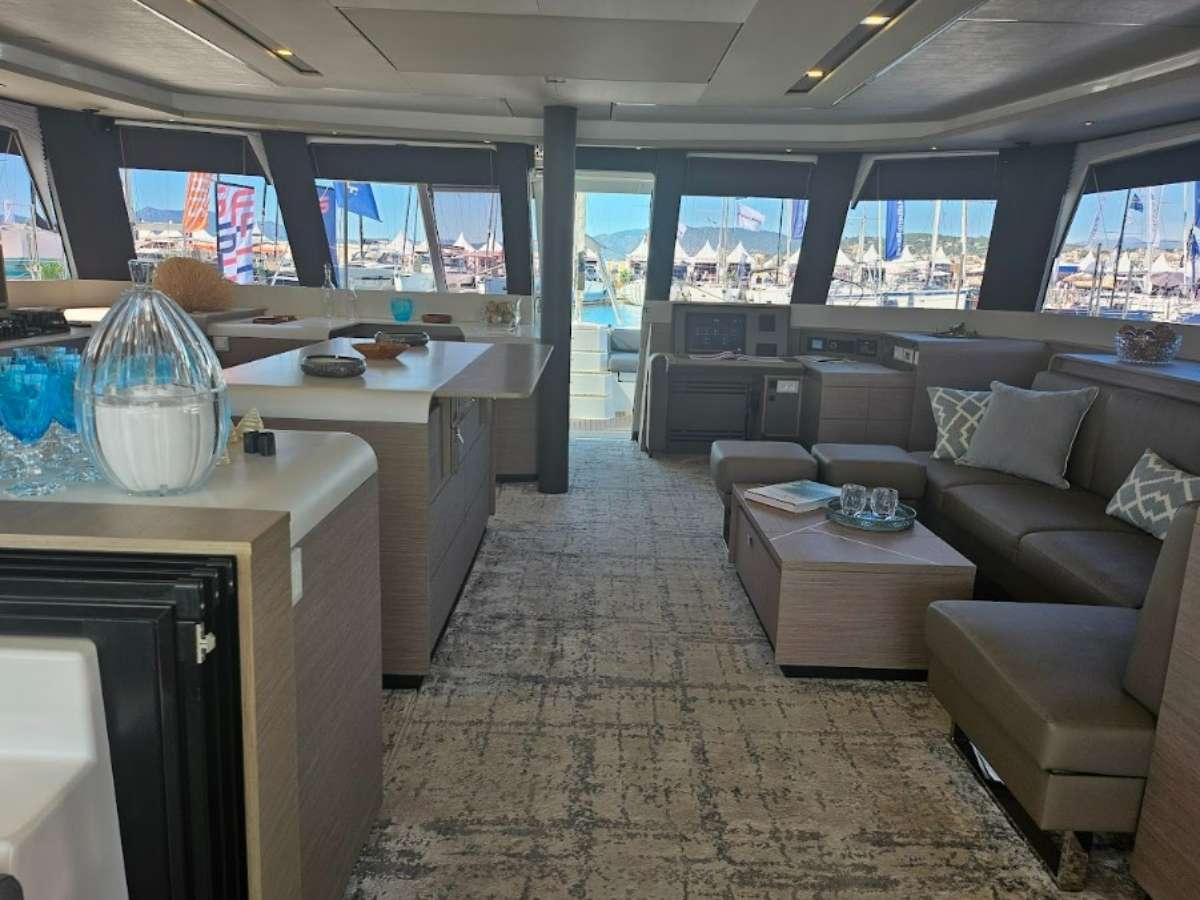 Crewed Catamaran AZURE photo 3