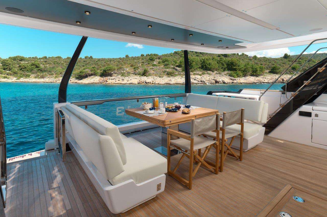 Luxury Crewed Motor Yacht B.A.13 photo 3