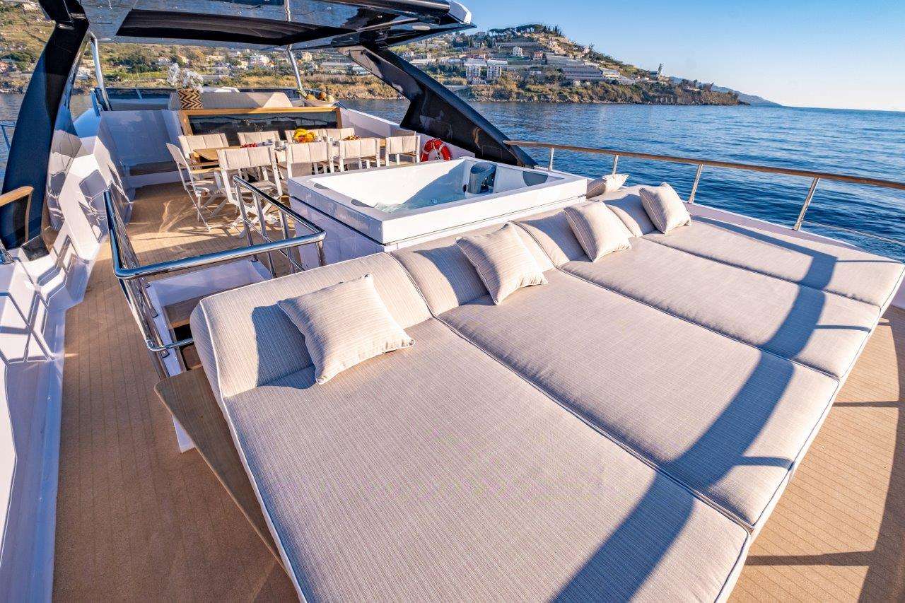 Crewed Motor Yacht BACCARAT photo 3