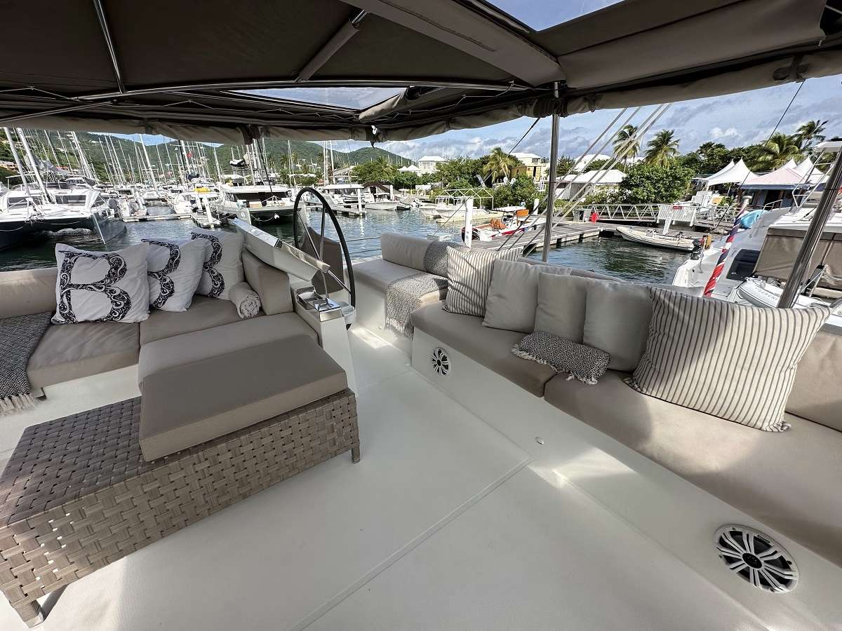 Luxury Crewed Catamaran BAGHEERA L620 photo 7