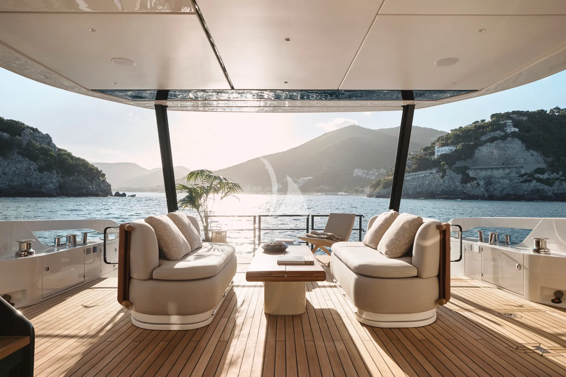 Luxury Crewed Motor Yacht BALANCE photo 8