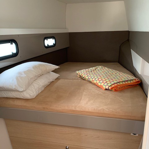 Bareboat Catamaran Electra photo 4