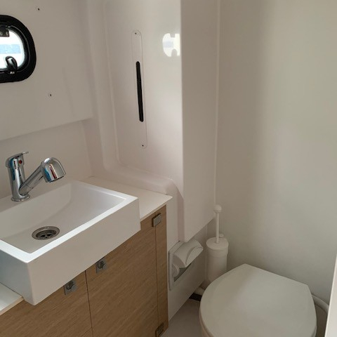 Bareboat Catamaran Electra photo 5