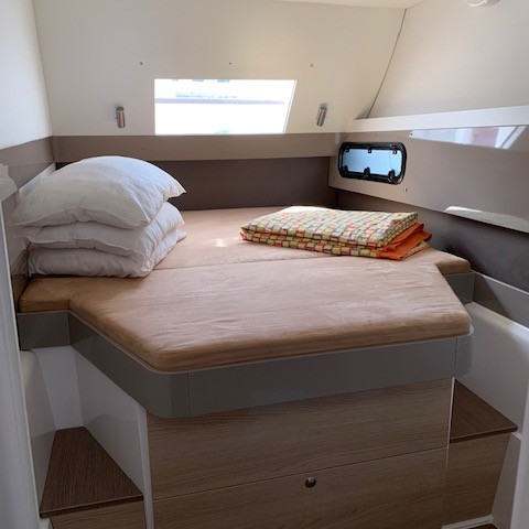 Bareboat Catamaran Electra photo 6