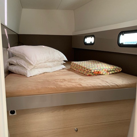 Bareboat Catamaran Electra photo 8