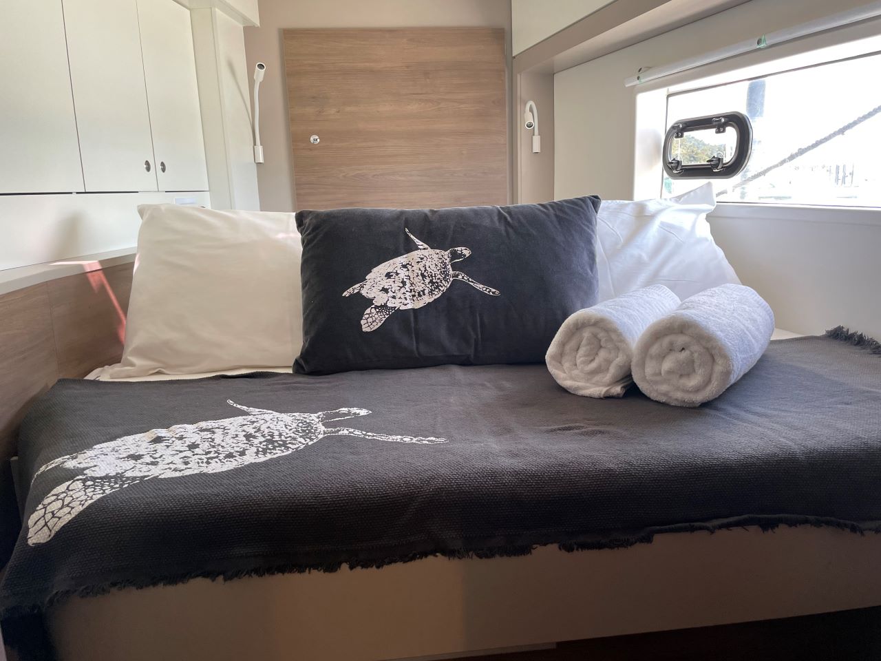 Bareboat Catamaran Bali 4.2 photo 8