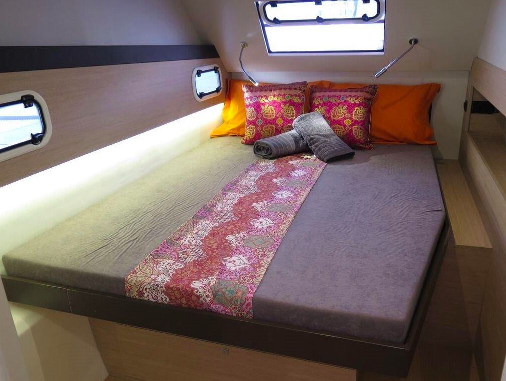 Bareboat Catamaran Bali 4.3 photo 7