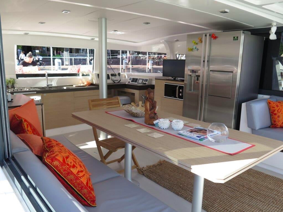 Bareboat Catamaran Bali 4.3 with watermaker & A/C photo 5